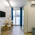 Comfortable Ground Floor Apartment, Summer Pool شقة