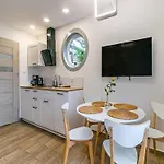 شقة Comfortable Ground Floor Apartment, Summer Pool *