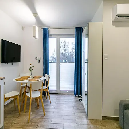 Comfortable Ground Floor Apartment, Summer Pool Appartement